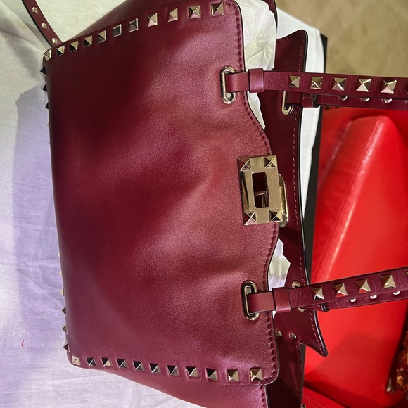 Valentino Small Rockstud Bag in Red Smooth Leather - Picture 3 of 9